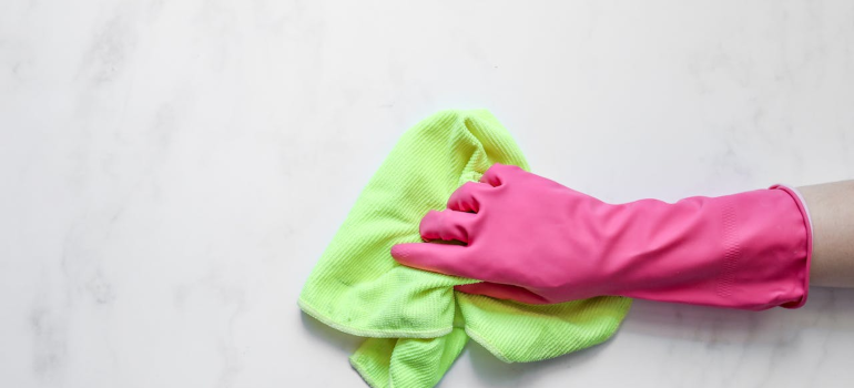 Ručno čišćenje povrišine krpom