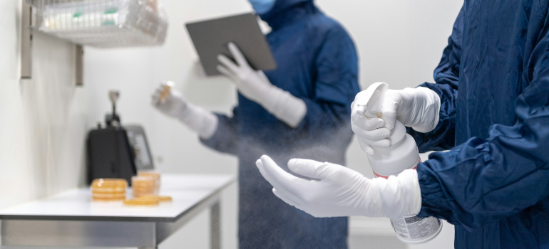 Dezinfekcija ruku i opreme u laboratorijskom okruženju