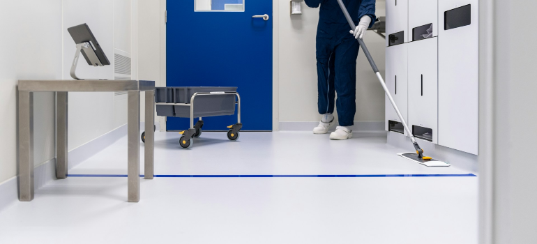 Zatvoreni prostor u kojem se primenjuje profesionalna dezinfekcija podova